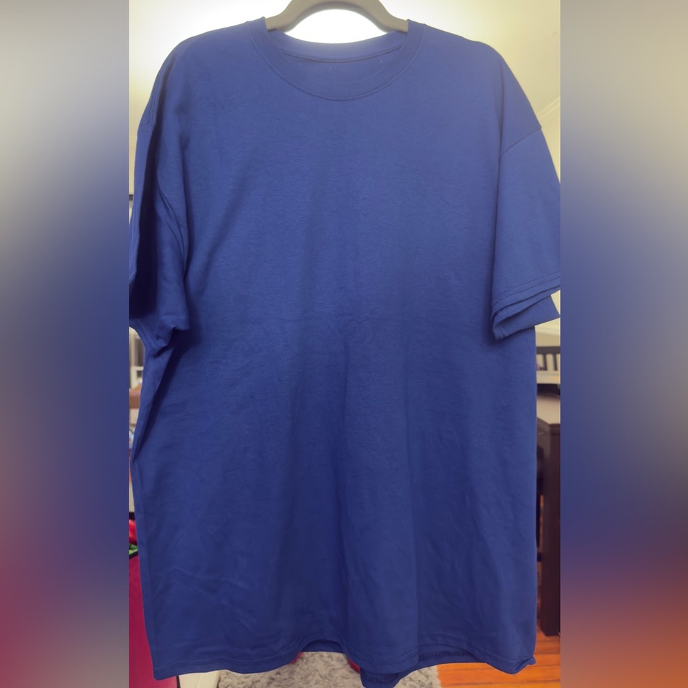 Men’s plain solid color t-shirt